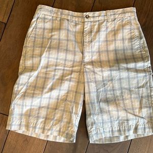 Men’s IZOD shots -size 32